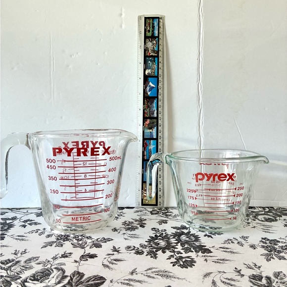 Pyrex Glass Measuring Cups Set - Picture 13 of 14